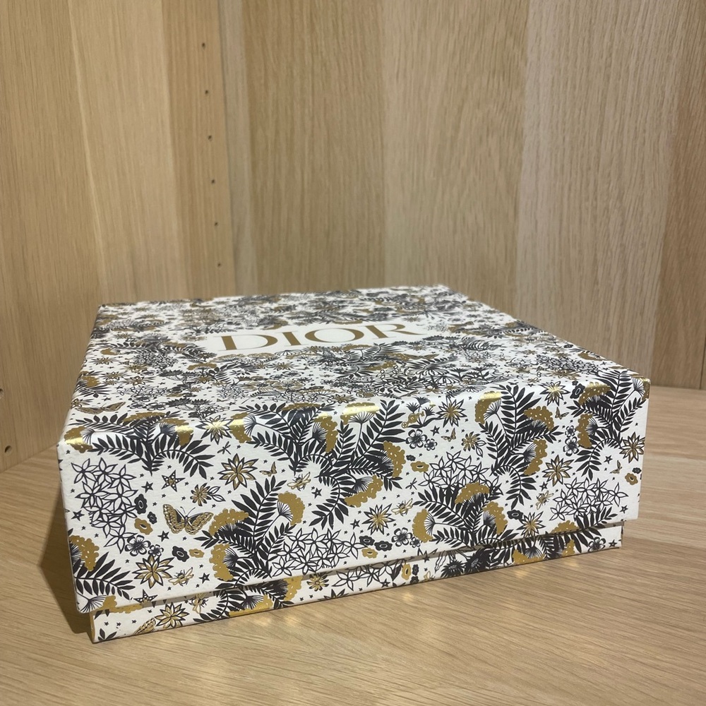 Dior Floral Pattern Box - Picture 2 of 4